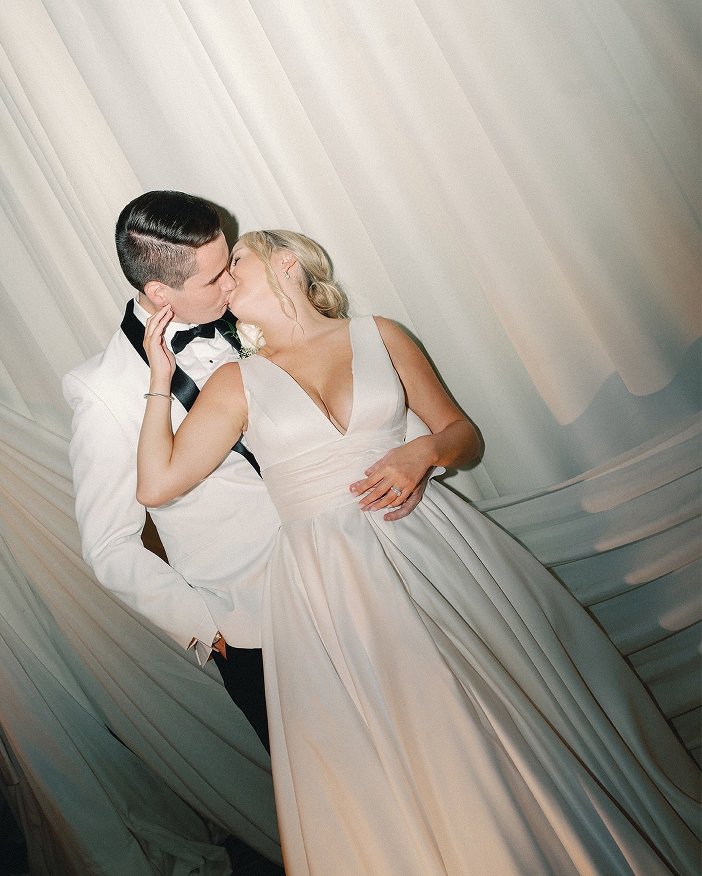 Nicole and Joe in the heart of Philly! We loved this group 

Photography @graceandardor
Venue @finleycatering
Band @carnivaleband
Florals @riehsflorist
Invitations @laughingowlpress
Hair/MUA @bbeardsandbabes
Cake/Desserts @themastersbaker

#philade